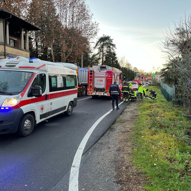 Travolto sulla statale 394 tra Varese e Casciago: è gravissimo