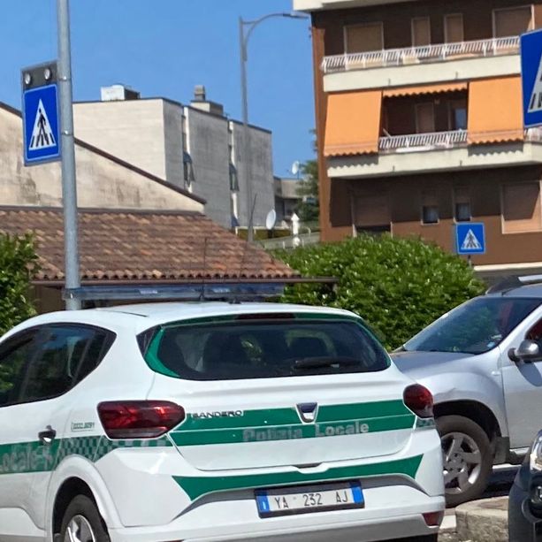 Investimento in viale Valganna, paura per due giovani