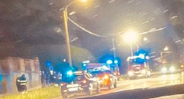 Marnate, brutto incidente auto moto: soccorsi tre giovani, uno è grave