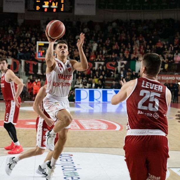 Sotto l’albero della Openjobmetis c’è il derby: energia e minuti da tutti per tentare di sgambettare l’Olimpia