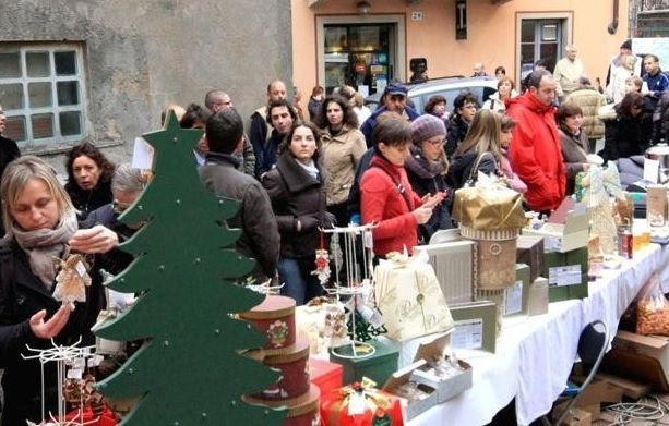 Un centinaio di espositori pronti per Le Luci di Natale alla Rasa. «Grande richiesta, è sempre una bella soddisfazione»