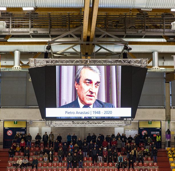 «Minuto di silenzio solo a Merano, Torino e Lecce. Come se Anastasi fosse solo di Varese, Juve e Inter...»