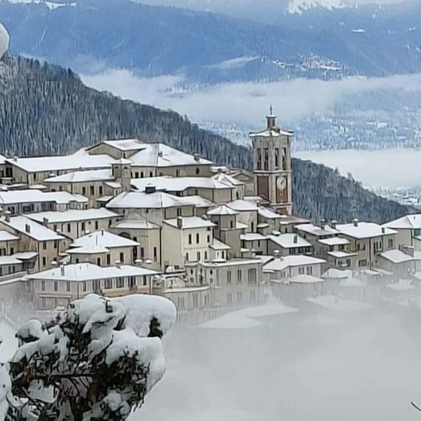 L'inverno ci riprova, il Centro Geofisico Prealpino: «Neve a quote collinari tra martedì e mercoledì»