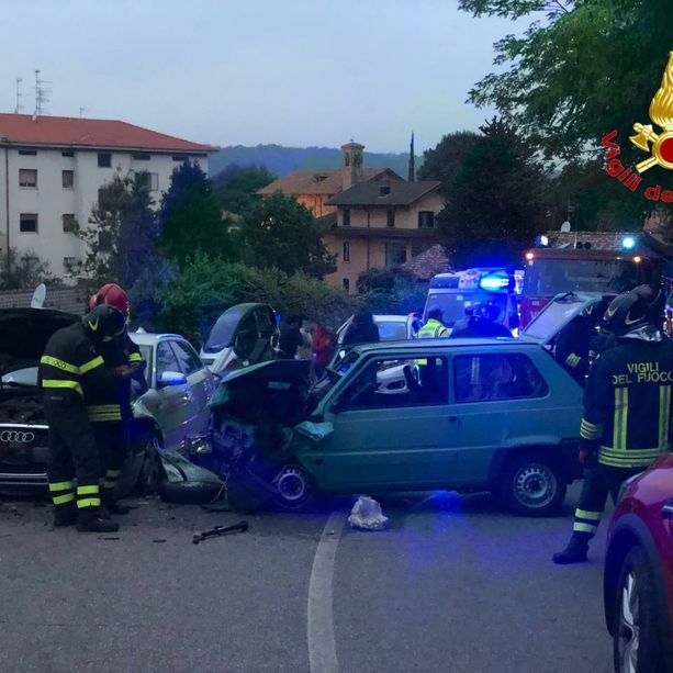 Scontro tra auto a Castiglione Olona, quattro persone coinvolte