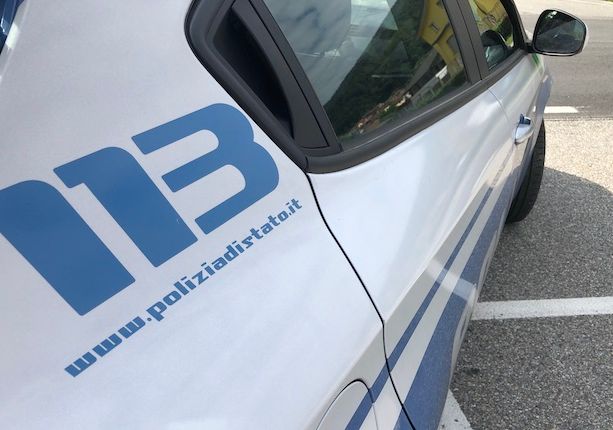 Autista dell'autobus schiaffeggiato e rapinato: la polizia arresta un pregiudicato