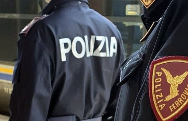 Massacrati di botte in stazione per rubare l'iPhone: due giovani in manette