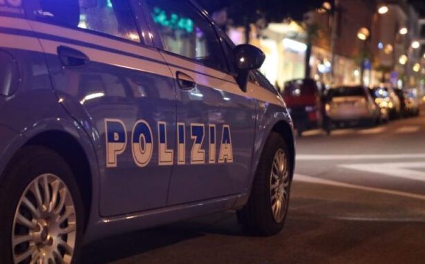 «Vi ammazzo come il vostro collega a Milano». Espulso dopo le minacce ai poliziotti