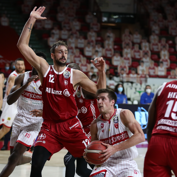 Varese sconfitta ma salva: il regalo arriva da Bologna