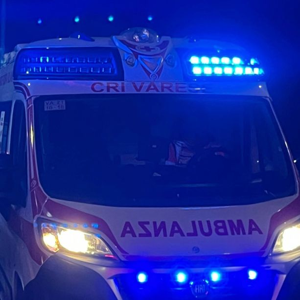 Pedone investito prima dell'alba a Varese: 29enne finisce al pronto soccorso