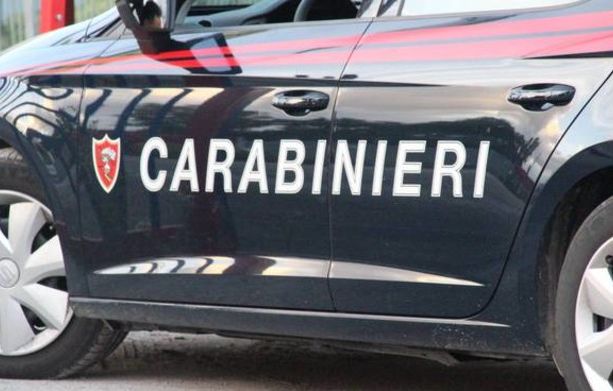 Perseguitava e minacciava di morte i genitori per ottenere denaro per la droga: in manette un 42enne a Somma Lombardo