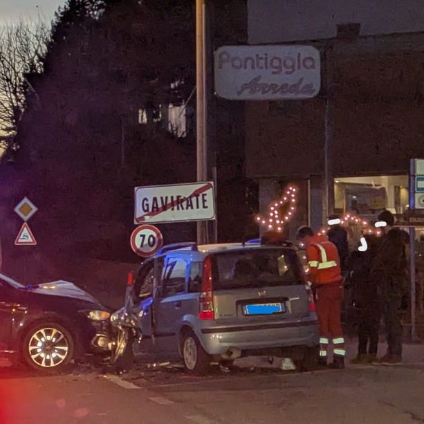Incidente stradale sulla Sp1 a Gavirate nei pressi della rotonda del Pontiggia Arredamenti: tre persone coinvolte