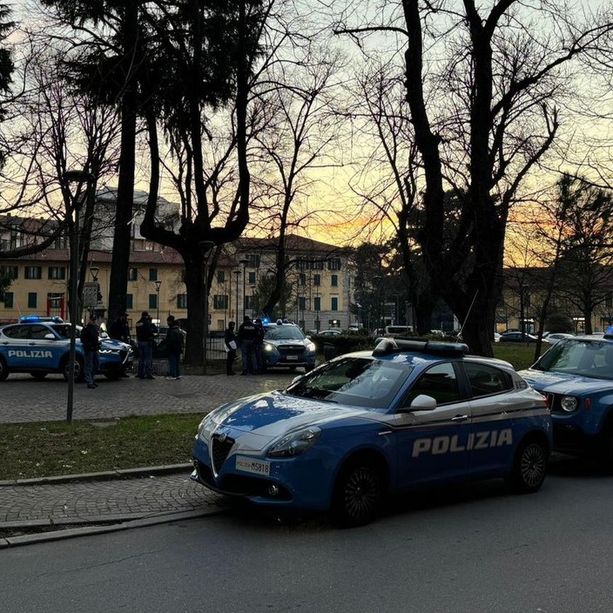 Controlli straordinari della polizia a Busto e Gallarate: identificate 120 persone, 30 avevano precedenti. Denunciato un minorenne