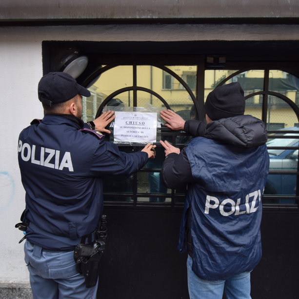Violazioni amministrative e atti violenti: sospesa per un mese l'attività di una discoteca di via Orrigoni a Varese