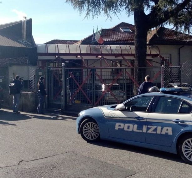 A processo con il rito immediato lo studente di 17 anni che lo scorso febbraio accoltellò la sua insegnante all'Enaip di Varese