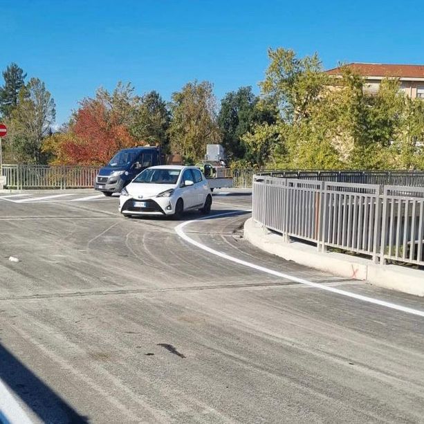 Dopo i lavori di riqualificazione, riaperto oggi a Varese il ponte del Gaggianello