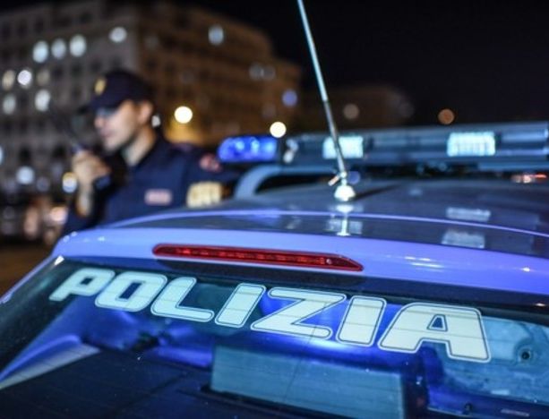 Spacciatore albanese investe un poliziotto alle Bustecche