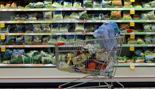 Lieve rialzo dell’inflazione a gennaio, i prezzi rendono più caro il carrello della spesa