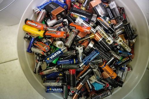 Raccolte quasi sette tonnellate e mezza di pile portatili col progetto ‘Energia al cubo’