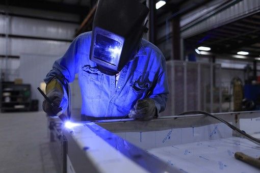 Dall’ultima stima dell’Istat emerge un calo dell’1,9% della produzione industriale ad aprile