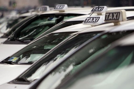 Da un’indagine dei carabinieri cinque arresti a Roma per spaccio di cocaina a domicilio col taxi