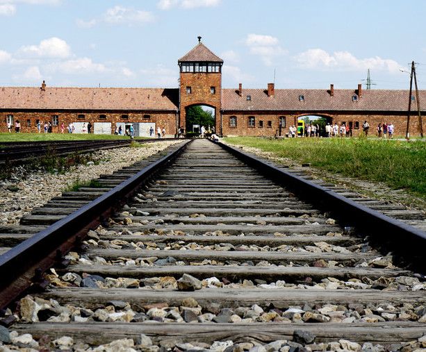 Parte il ‘Treno della Memoria’ verso Berlino e Cracovia sostenuto dalla Puglia