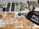 Doppio blitz antidroga della Polizia: sequestrati cocaina, hashish e 20.000 euro
