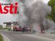 Provvidenziale intervento per un mezzo in fiamme in via Cuneo [FOTO e VIDEO]