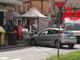Auto senza controllo in corso Torino, finisce la sua marcia a pochi centimetri dal dehor di un bar