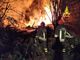 A San Marzano Oliveto incendio sterpaglie coinvolge box con cani da caccia
