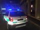 Aggredisce il tabaccaio dei Portici Rossi e una cameriera del Cocchi, poi cerca di fuggire in bici