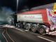 Camion in fiamme sulla A12, riaperto il tratto dopo ore di disagi: traffico ancora rallentato