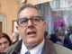 Giovanni Toti lascia la caserma della Guardia di Finanza dopo otto ore di interrogatorio