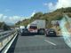 Bollino nero in autostrada, ambulanza bloccata nel traffico in A10, code fino a undici chilometri