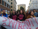 &quot;No green pass&quot;, i manifestanti sono arrivati in piazza della Vittoria, 2000 persone in corteo (FOTO e VIDEO)