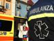 Quartino, perde il controllo dell'auto e finisce contro un muro: grave all'ospedale