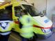 Si sente male alla guida dell'auto, urta una macchina e poi finisce contro un muretto: grave un 61enne in Canton Ticino