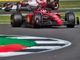F1. Qualifica bagnata e imprevedibile a Silverstone. Pole della Ferrari di Sainz, terzo Leclerc