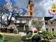 Fulmine sul campanile di Corte, droni dei Vigili del Fuoco in volo sulla frazione: 20 abitazioni in zona rossa (Video)
