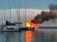 Yacht in fiamme a Portosole, prende quota l'ipotesi del corto circuito: l'imbarcazione trasferita in un'area di sicurezza Yacht in fiamme a Portosole, prende quota l'ipotesi del corto circuito: l'imbarcazione trasferita in un'area di sicurezza