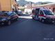 Imperia, dà in escandescenze e si arrampica sui balconi in piazza d'Armi: intervento di Croce Rossa e Forze dell'ordine (foto)