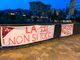 Aborto, a Imperia la protesta di ‘Non una di meno’: subito strappati gli striscioni sul ponte Impero (foto)