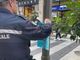Sanremo: cartelli pubblicitari selvaggi in via Matteotti, intervento e sanzioni della Polizia Municipale (Foto)
