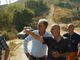 Bruciano le colline sopra Sanremo, il sindaco Biancheri a Verezzo: “Ora fa paura la zona di Bignone” (video)