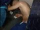 Condizioni di lavoro al limite per gli autisti RT: le immagini di un ubriaco che dorme su un bus a Ventimiglia