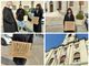 Imperia, la protesta silenziosa di Alice davanti al comune: &quot;Sono un essere umano e il green pass non rispetta i nostri diritti&quot; (foto e video)