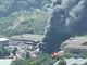 Maxi colonna di fumo nero a Cenesi: a fuoco la discarica (FOTO e VIDEO) Maxi colonna di fumo nero a Cenesi: a fuoco la discarica (FOTO e VIDEO)
