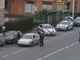 Droga a bordo della moto, tenta la fuga e colpisce due agenti: arrestato 28enne