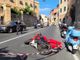Finale, scontro sull'Aurelia tra una moto e un'auto: due feriti, traffico bloccato nel cuore della cittadina Finale, scontro sull'Aurelia tra una moto e un'auto: due feriti, traffico bloccato nel cuore della cittadina