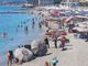 Tragedia nel mare di Pietra Ligure, annegato un uomo: vani i tentativi di salvataggio dei bagnini