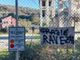 &quot;Grazie Ravezza a 2 anni dalla tua scomparsa&quot;, i bambini di Celle non dimenticano lo storico campo diventato parcheggio